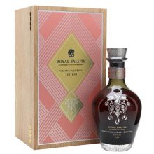 Royal Salute Platinum Jubilee / Pearl & Diamond Brooch (Pink) Blended Whisky |