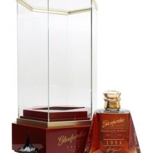 Glenfarclas 1954 / 62 Year Old / Pagoda Ruby Reserve Gold Speyside Whisky |